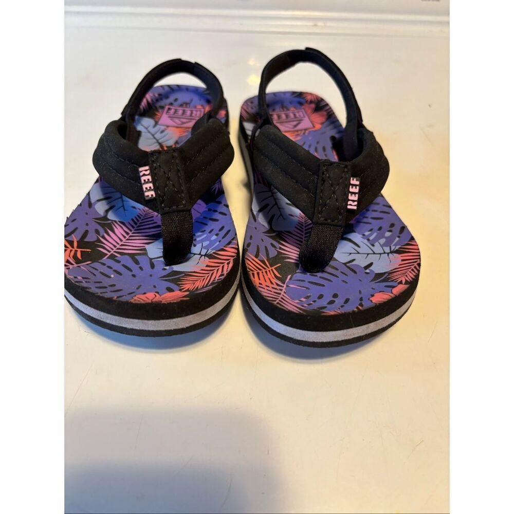 Reef Sandals - Picture 2 of 4